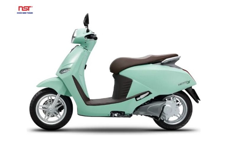 Xe máy điện VinFast Vento S màu xanh bạc hà nhìn nghiêng bên trái
